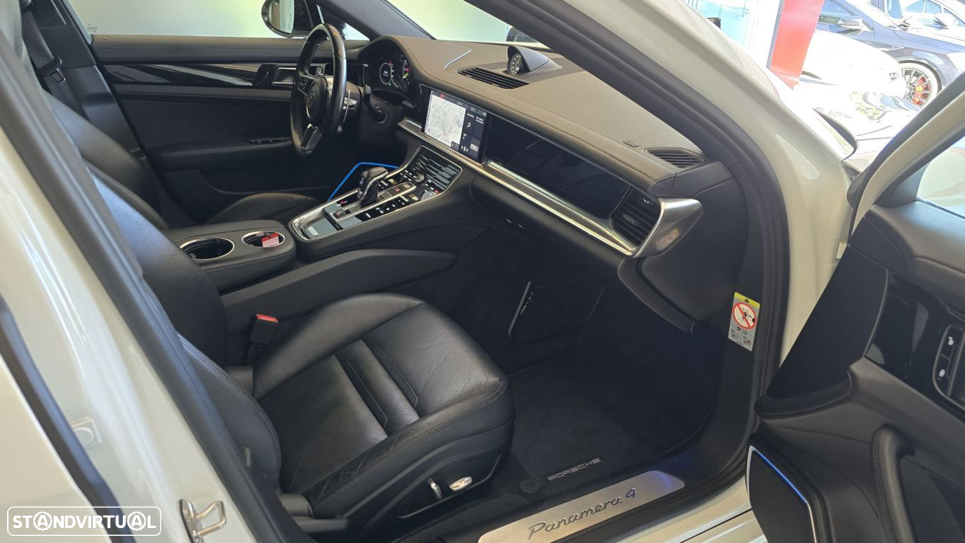 Porsche Panamera 4 E-Hybrid - 43