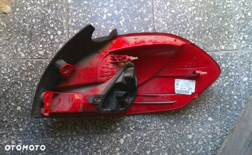 RENAULT CLIO III 05 KOMBI LEWA TYLNA LAMPA ORYGINAŁ EUROPA - 2