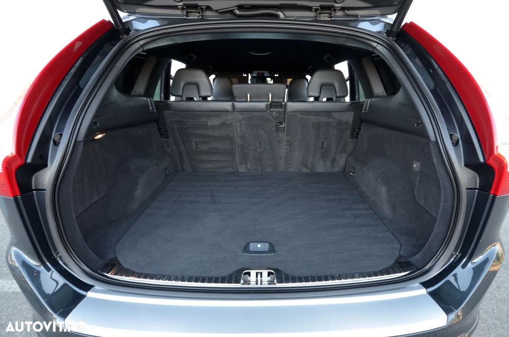 Volvo XC 60 D4 AWD Geartronic Summum - 23