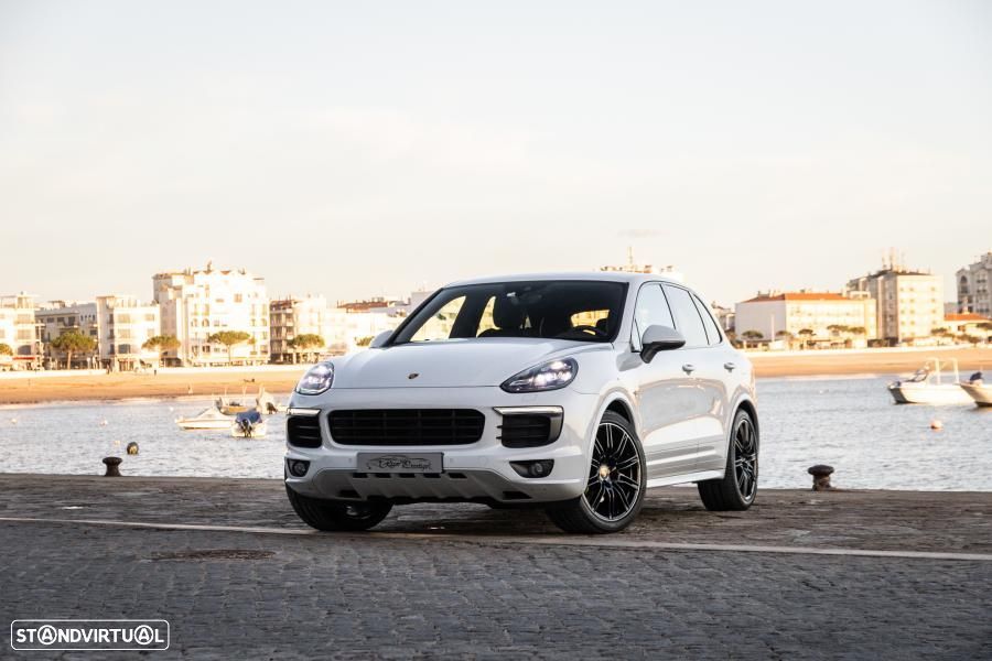 Porsche Cayenne S E-Hybrid - 1