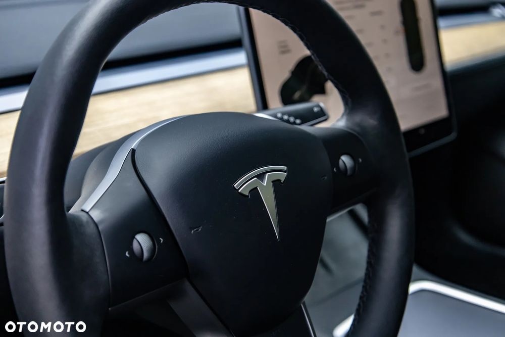 Tesla Model 3 - 17