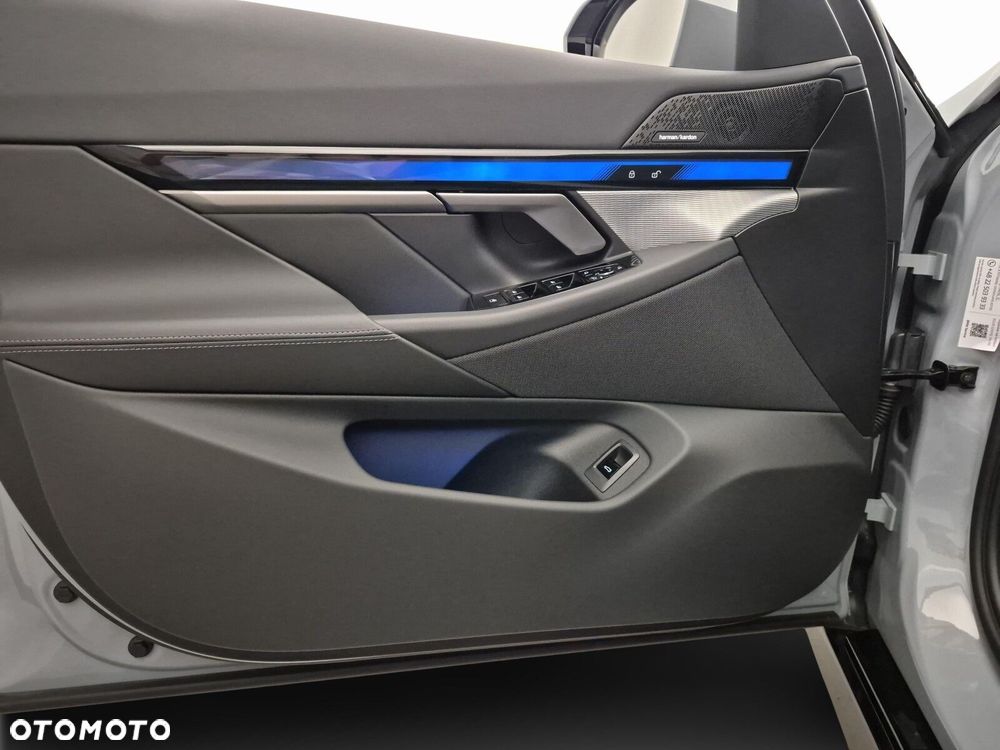 BMW Seria 5 520d mHEV M Sport - 12