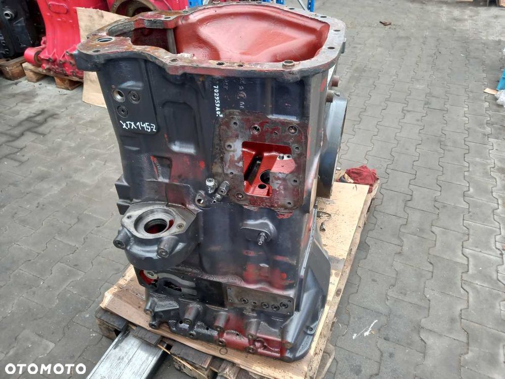 Obudowa korpus skrzyni biegów 702959A03 McCormick XTX215 - 1