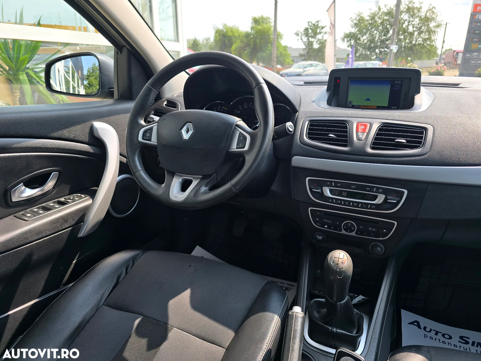 Renault Fluence 1.6 16V 110 Dynamique - 19