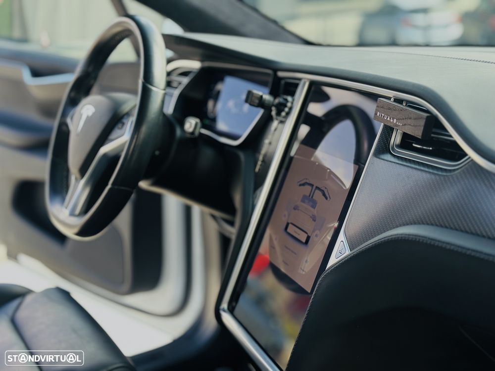 Tesla Model X 100D — fotografia 31
