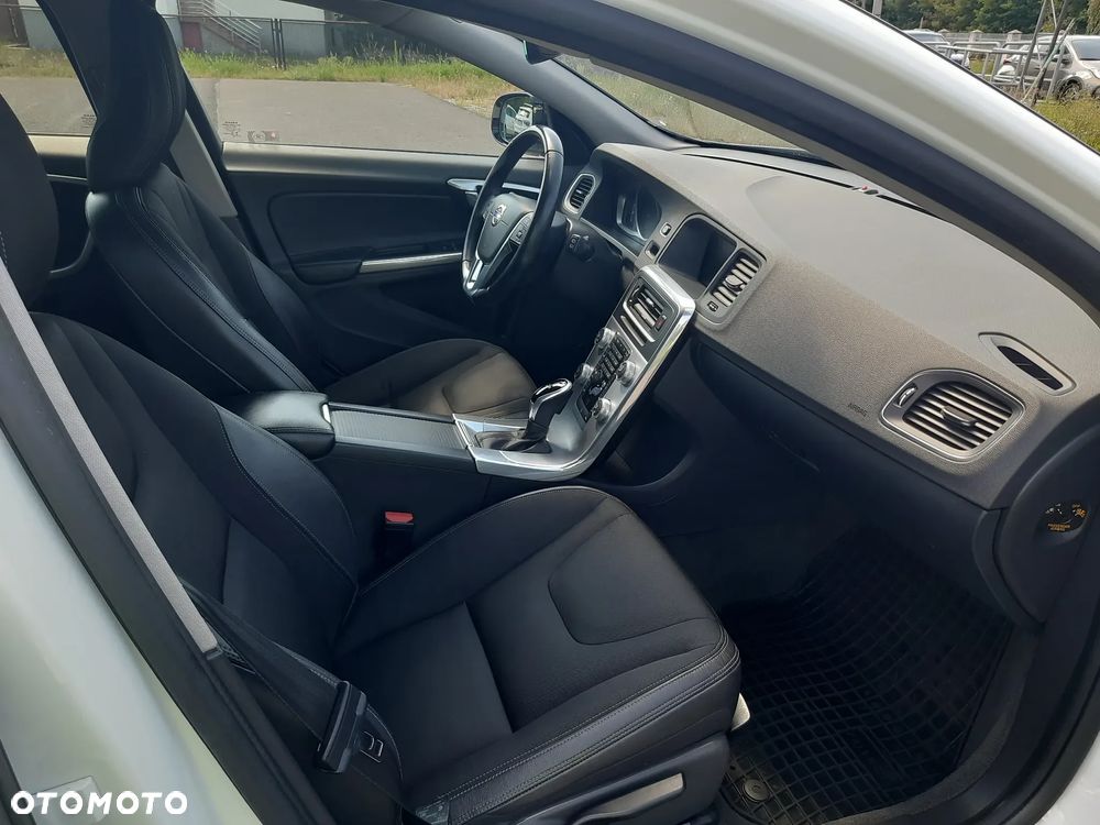 Volvo V60 Cross Country T5 AWD Momentum - 18