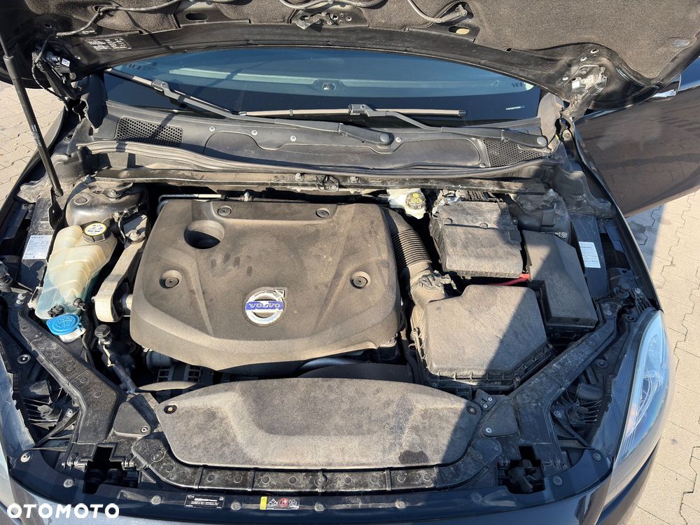 Volvo V40 D4 Momentum - 19