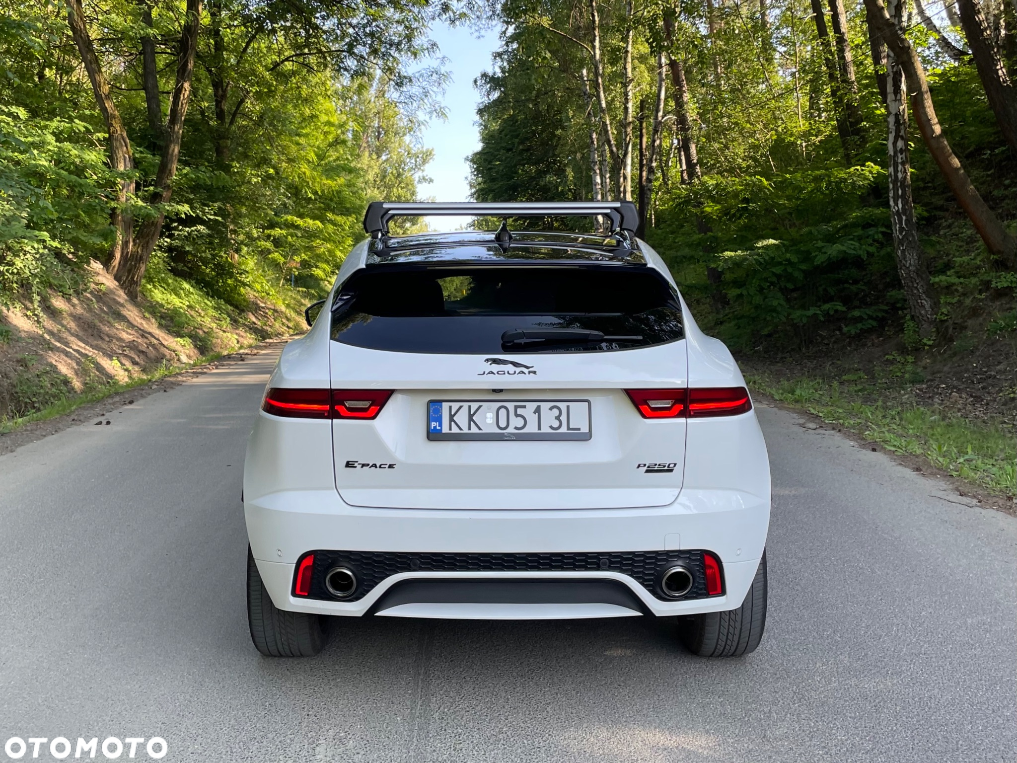 Jaguar E-Pace P250 AWD R-Dynamic SE - 6