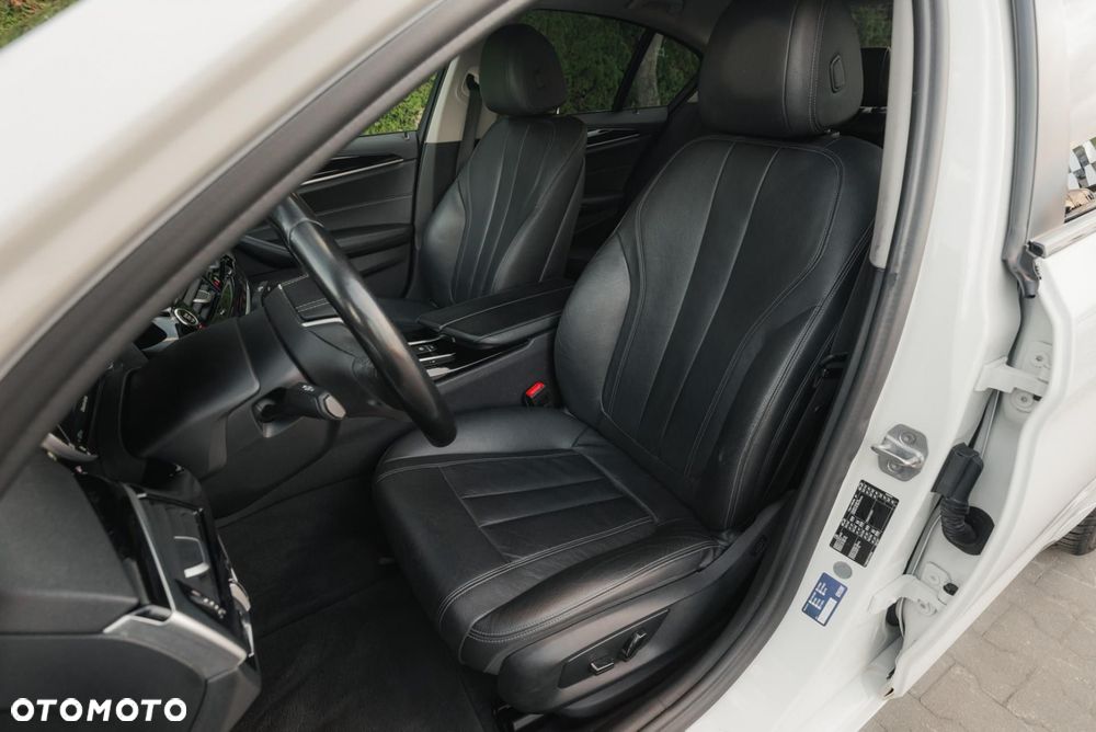BMW Seria 5 520d - 13