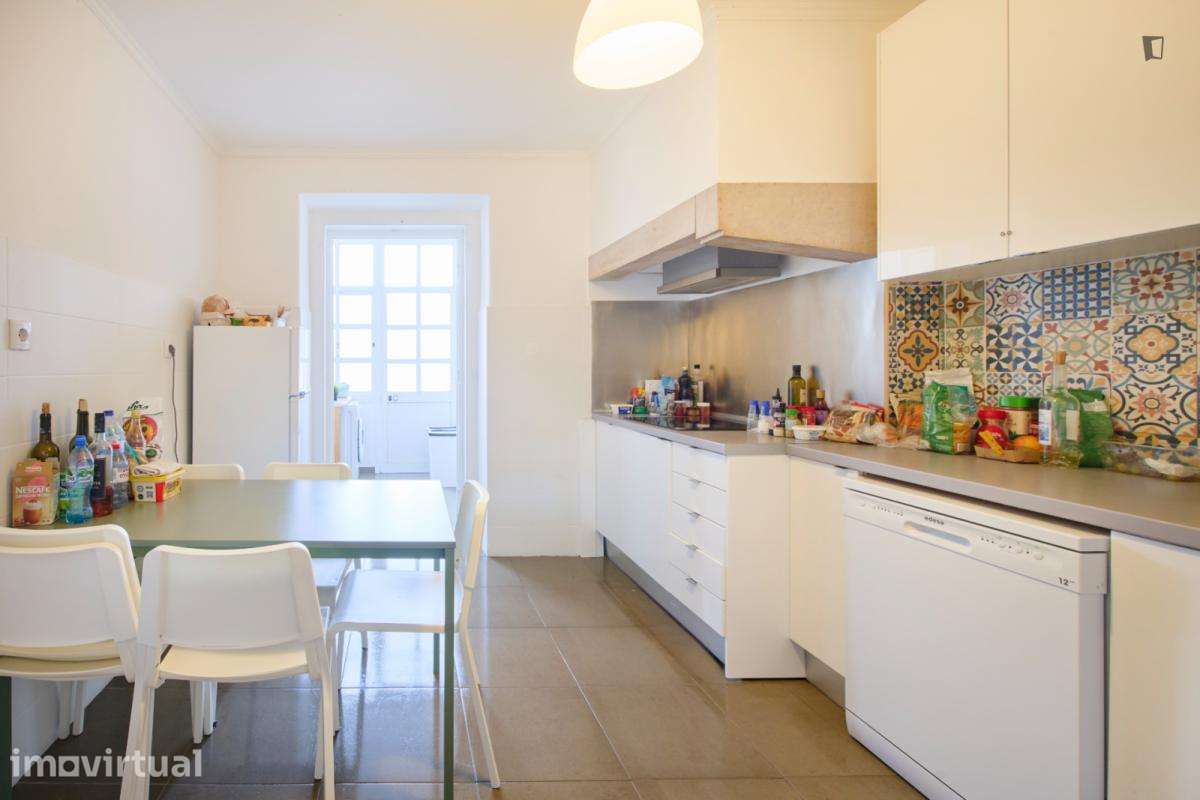 Quarto - localizado em Entrecampos Lisbon - Grande imagem: 3/36