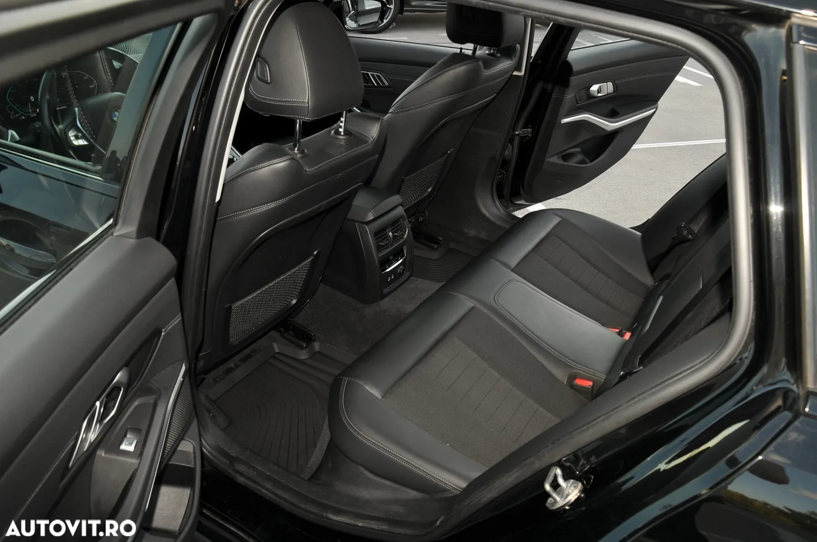 BMW Seria 3 320d xDrive AT - 30