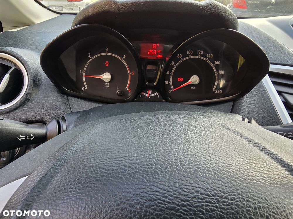 Ford Fiesta 1.4 TDCI - 12