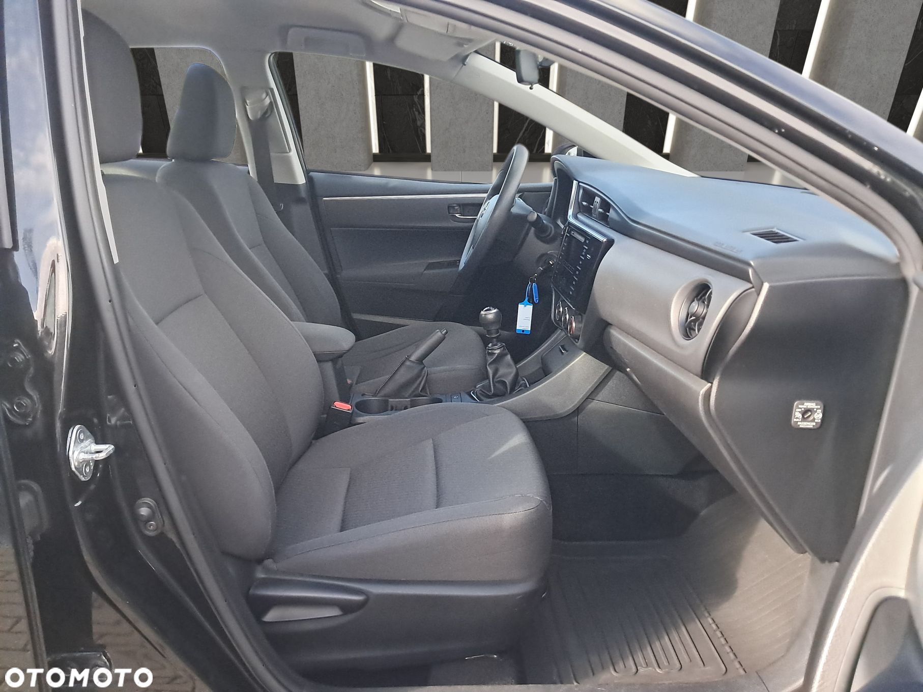 Toyota Corolla 1.6 Active EU6 - 16