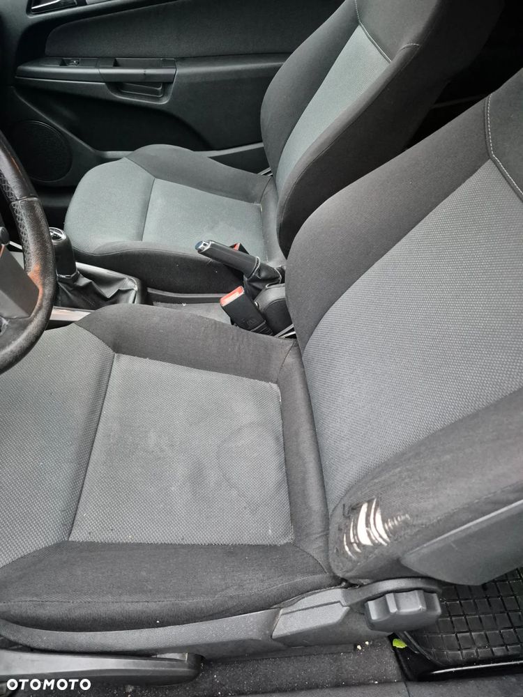 Opel Astra III GTC 1.8 Sport - 7