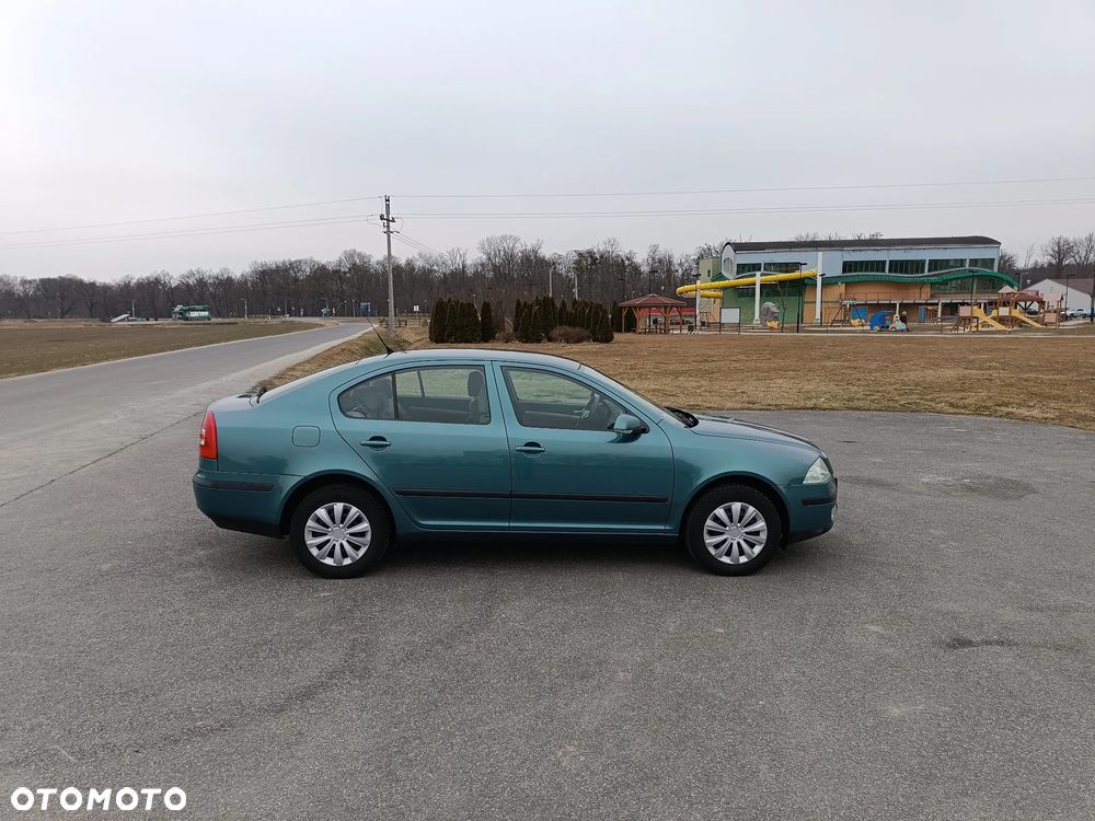 Skoda Octavia 1.6 Elegance - 8