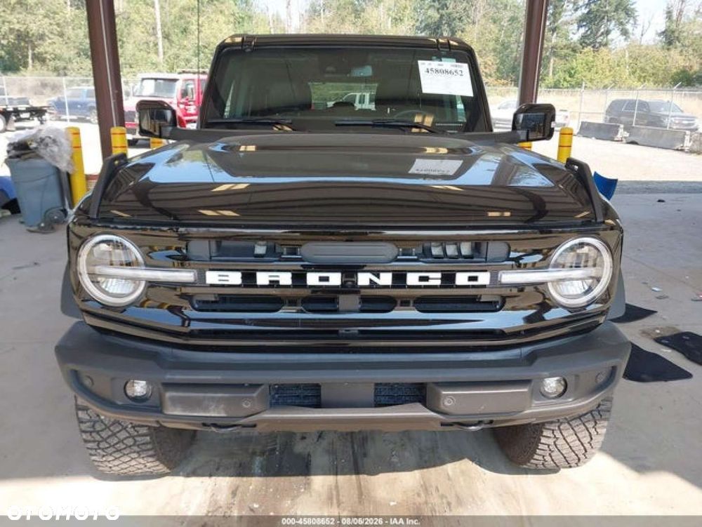 Ford Bronco - 8