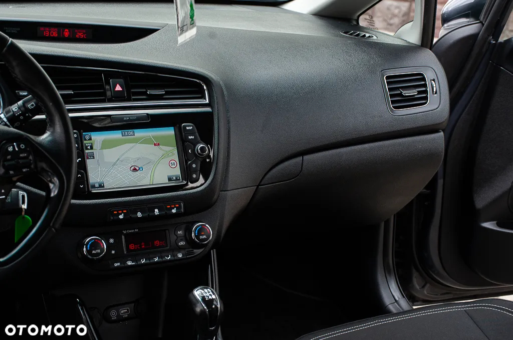 Kia Ceed 1.6 CRDi Platinum Edition - 30