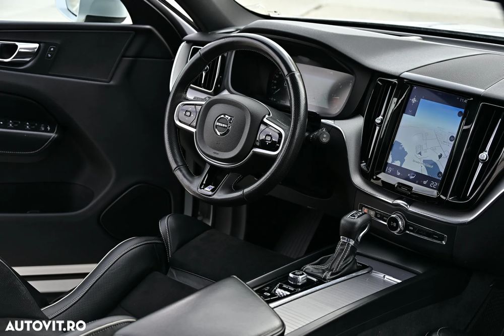 Volvo XC 60 D5 AWD Geartronic RDesign - 19