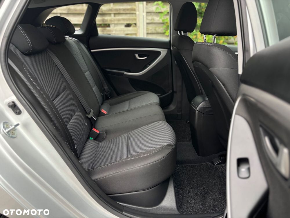 Hyundai i30 blue 1.6 CRDi Classic Navigation - 27
