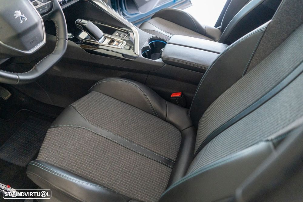 Peugeot 3008 1.6 Hybrid4 Allure Pack e-EAT8 - 8
