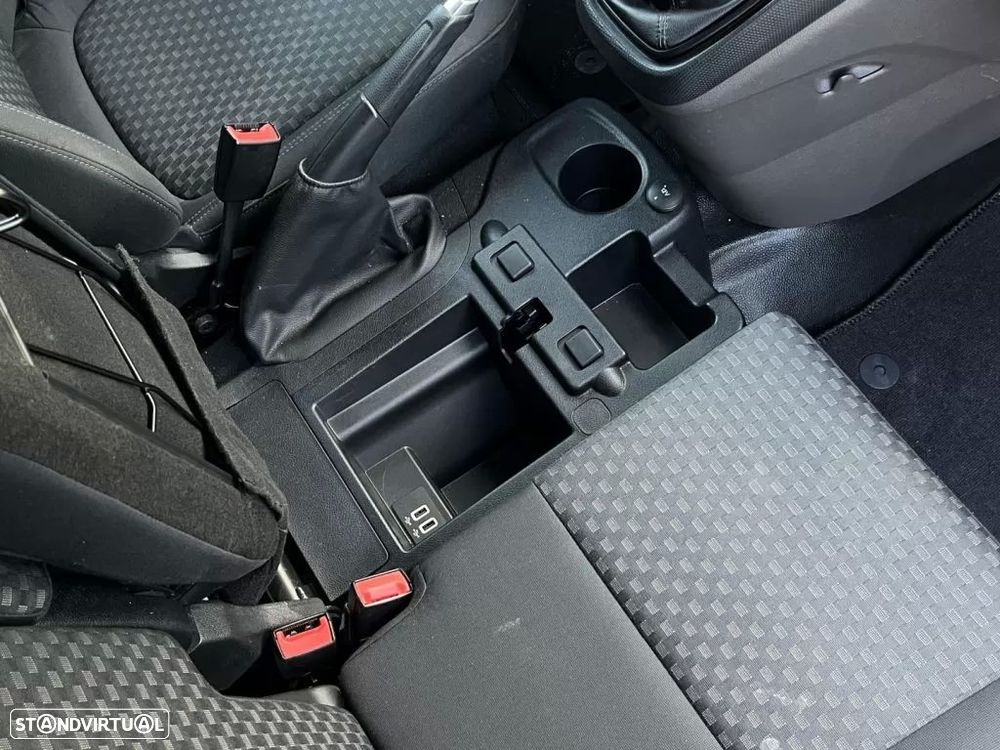 Ford transit connect 3 lugares - 28