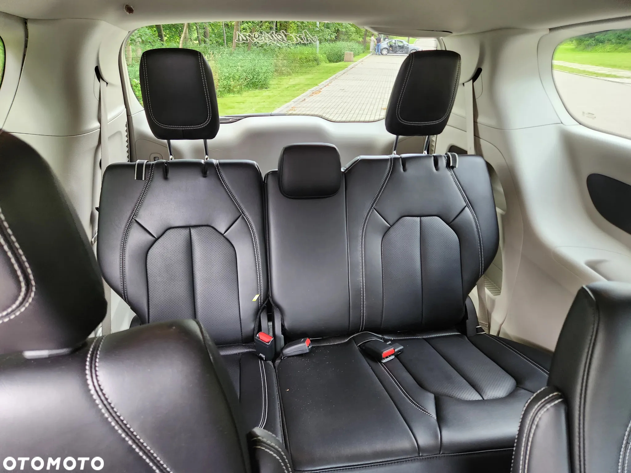 Chrysler Pacifica - 20
