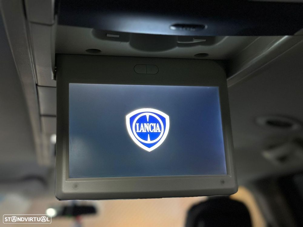 Lancia Voyager 2.8 CRD Platinum - 44