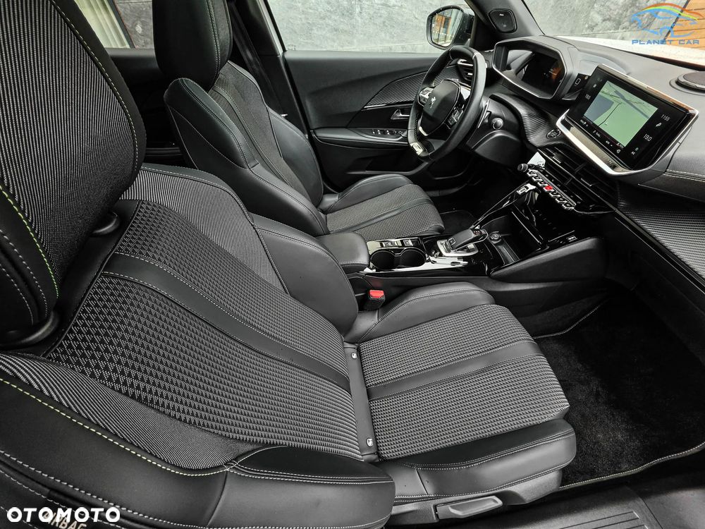 Peugeot 2008 PureTech 130 EAT8 GT - 16