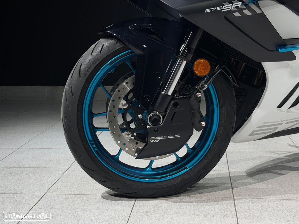 CF Moto 675SR-R - 5