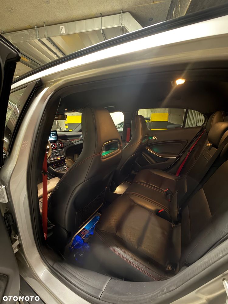 Mercedes-Benz GLA AMG 45 4-Matic - 12