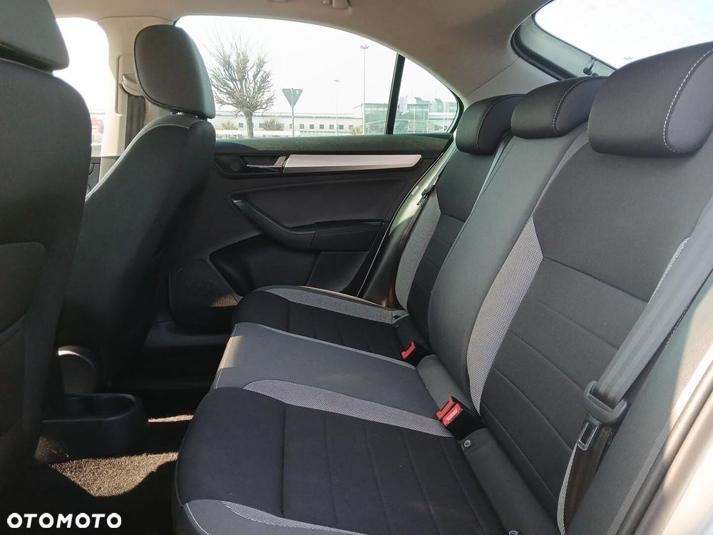 Skoda RAPID 1.0 TSI Ambition - 16