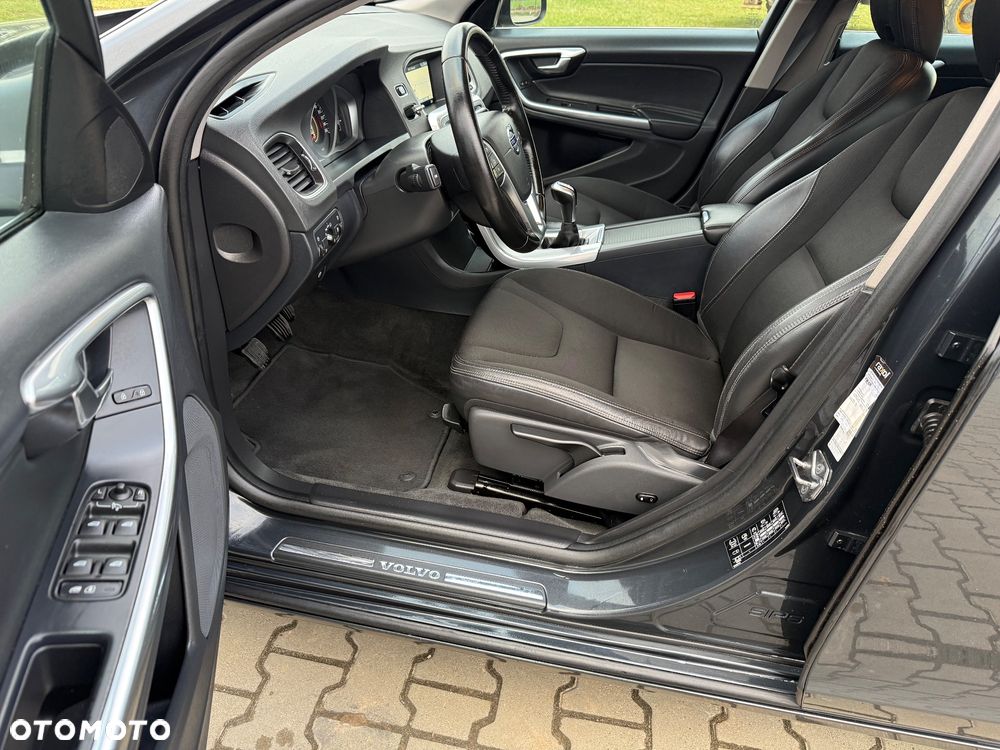 Volvo V60 D2 Momentum - 5
