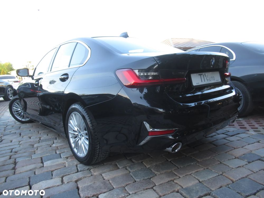 BMW Seria 3 320i Luxury Line - 3