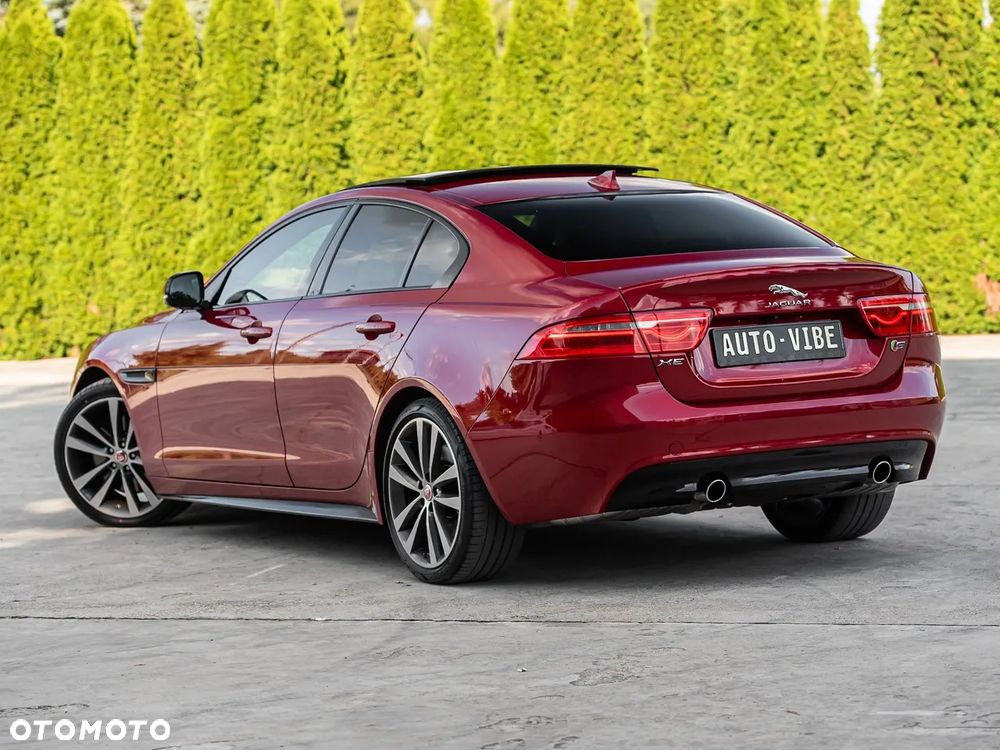 Jaguar XE - 9