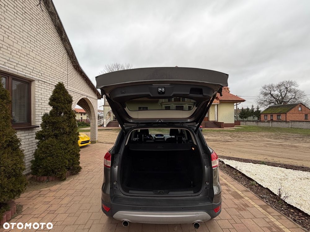 Ford Kuga 2.0 TDCi 2x4 Titanium - 16