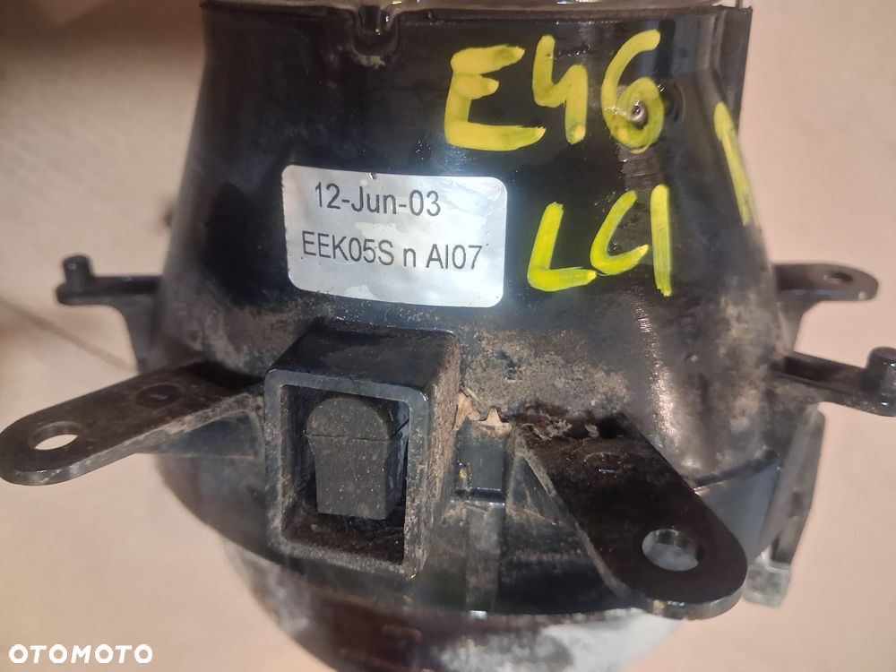 Halogen BMW 3 E46  prawy lub lewy OE - 4
