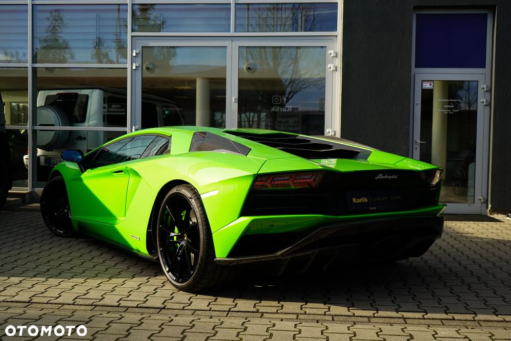 Lamborghini Aventador S - 2