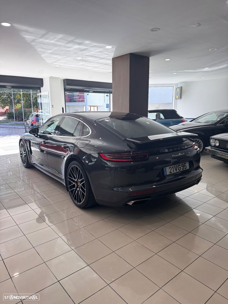 Porsche Panamera - 22