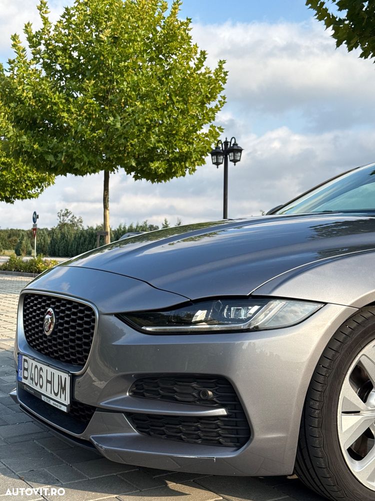 Jaguar XE D180 RWD R-Dynamic HSE - 7