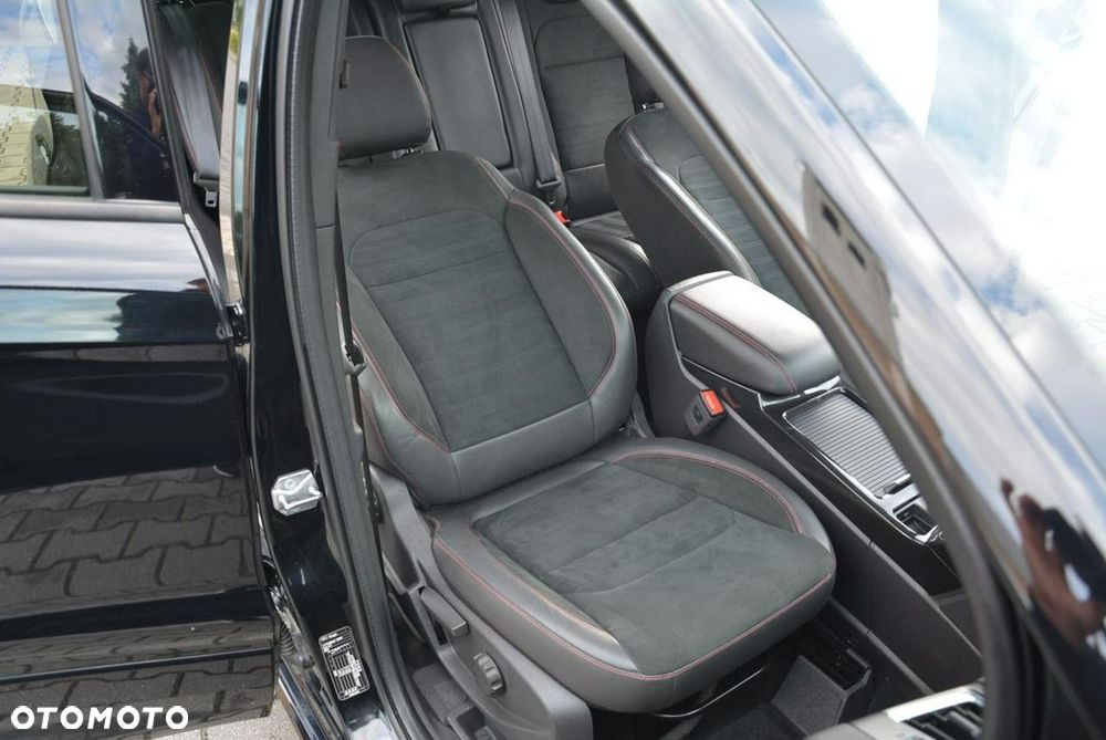 Ford Kuga 1.5 EcoBoost 2x4 ST-Line - 16