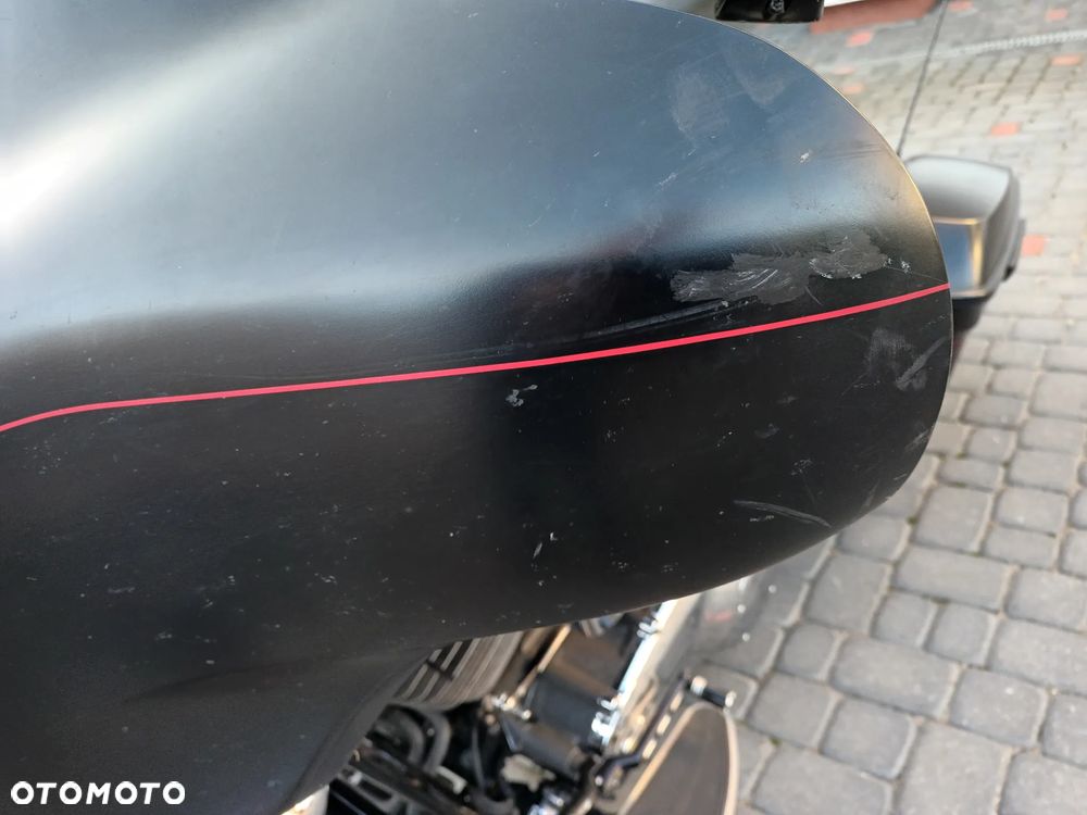 Harley-Davidson Touring Street Glide - 14