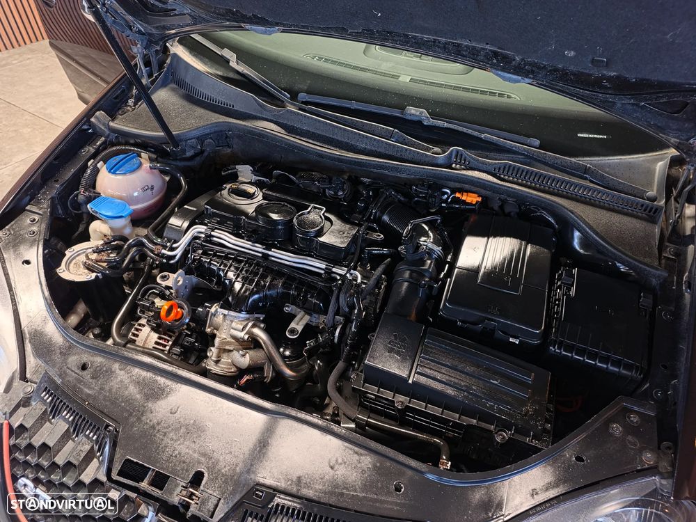 VW Golf 2.0 TDi GT Sport DSG - 28