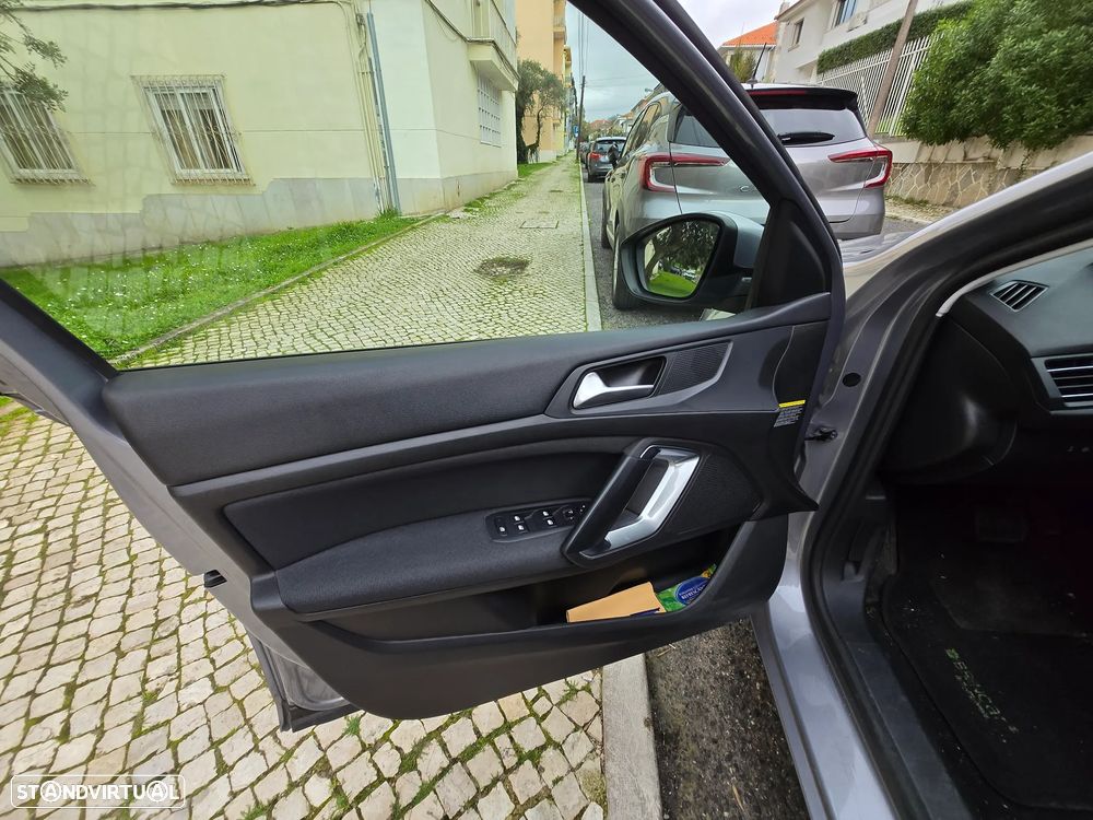 Peugeot 308 SW PureTech 130 GPF EAT8 Stop & Start Allure - 17