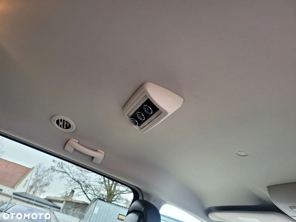 Lancia Voyager 2.8 CRD16v Gold - 30