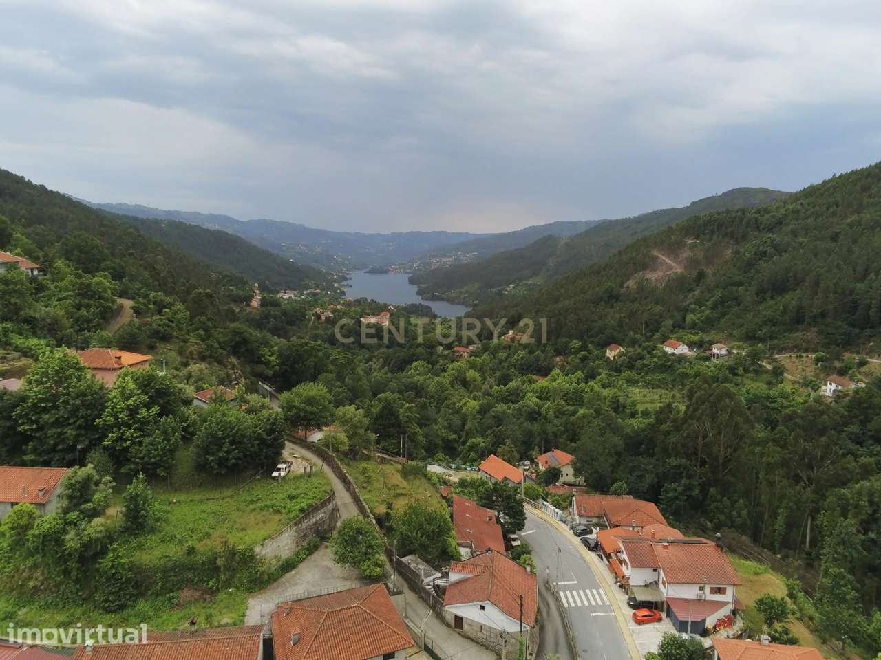 Terreno Exclusivo no Centro da Vila do Gerês – 3.683 m² com Projeto Ap - Grande imagem: 3/21