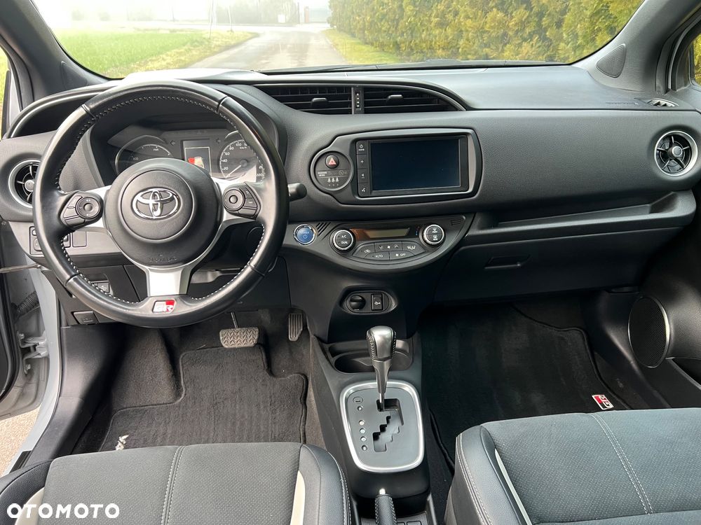 Toyota Yaris - 10