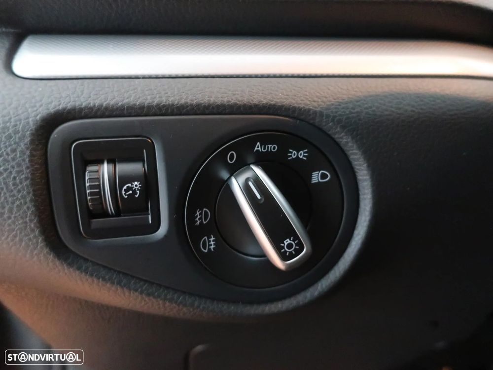 VW Sharan 2.0 TDI Highline 4Motion - 17