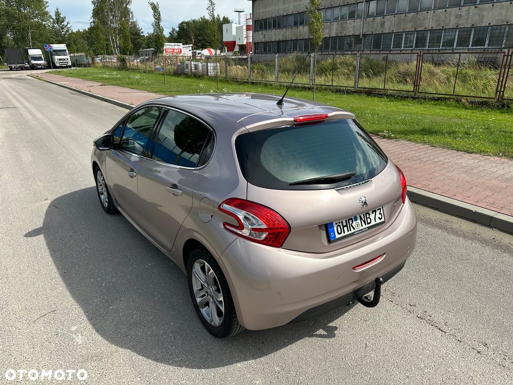 Peugeot 208 e-HDi FAP 92 EGS6 Stop&Start Allure - 26