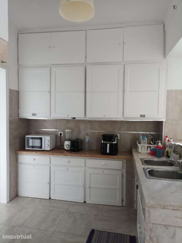 Quarto - localizado em Alvalade Lisbon - Grande imagem: 3/8