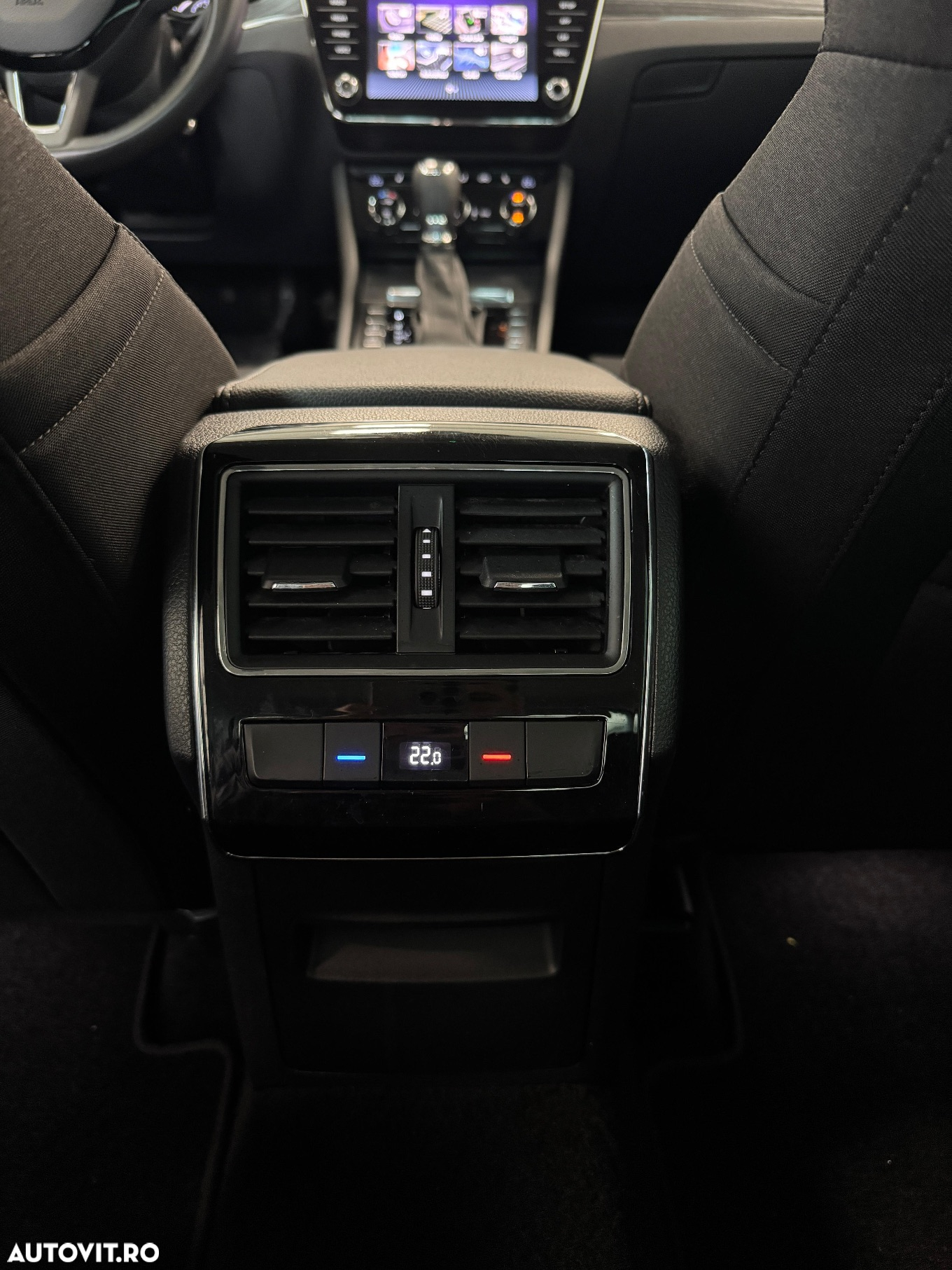 Skoda Superb 2.0 TDI DSG Style - 27